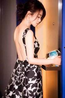 娱乐吃瓜妹闫妮微博,揭秘娱乐圈幕后故事